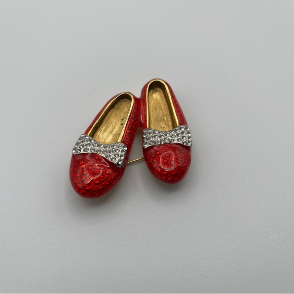 Wizard of Oz Red Ruby Slippers Brooch - Picture 2 of 13